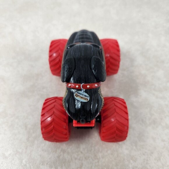 2024 Monster Jam Monster Mutt Rottweiler Monster Truck 1:64 Series 36 (bt20) - Picture 5 of 6